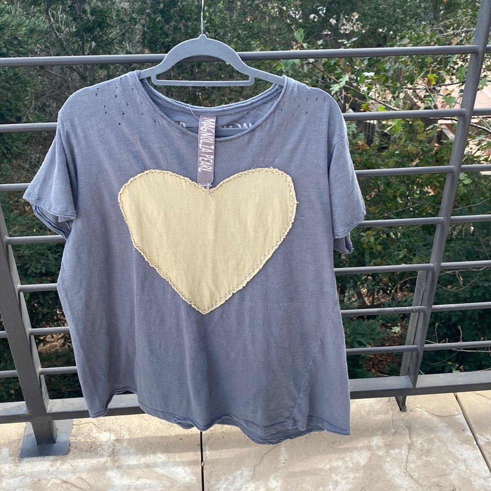Magnolia Pearl heart tshirt in good condition